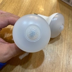 人感センサー付き　LEDライト　E26型の画像