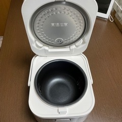 ハイアール　3合炊き　炊飯器の画像