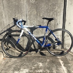 送料無料TREK フルカーポン ロードバイク OCLV 超軽量8.9キロ27速 送料無料TREK フルカーポン ロードバイク OCLV 超軽量8.9キロ27速 TREK