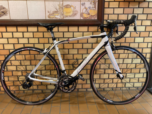 ロードバイク MERIDAスクルトゥーラ4000