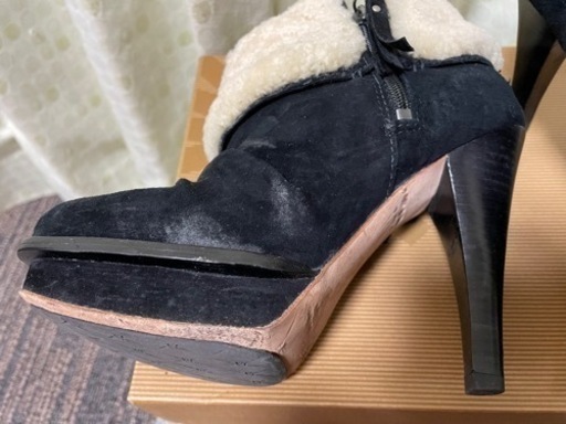 UGGショートブーツ