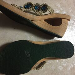 スケッチャーズのサンダルの画像