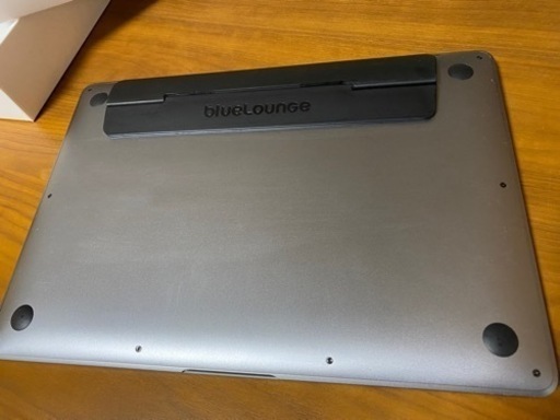 《値下げしました》MacBook Air 2020 メモリ:8G/256SSD/61W急速充電器つき/使用頻度少なめ美品/クリーニング済