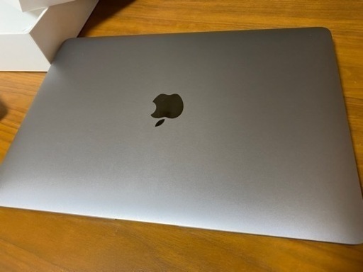 《値下げしました》MacBook Air 2020 メモリ:8G/256SSD/61W急速充電器つき/使用頻度少なめ美品/クリーニング済