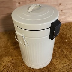 ● ゴミ箱、ペダル付きの画像