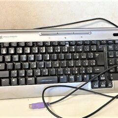 パソコンキーボード（USB接続じゃない）ブラック系