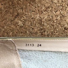 アンリーフ パンプス 24cmの画像