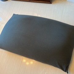 Yogibo Midi ダークグレー Yogibo Midi Beanbag – Sensational Play