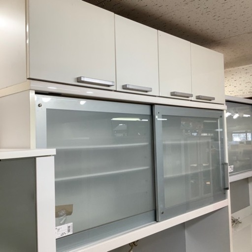 【9月13日まで出品】ニトリ　シナモ　キッチンボード　食器棚　フレンチカントリー 9月13日まで出品】ニトリ シナモ キッチンボード 食器棚