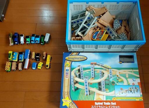 【売れました】トイザらス　スパイラルトレインセット＋機関車トーマス
