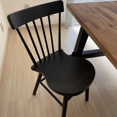 IKEA ダイニングテーブル 椅子付きの画像