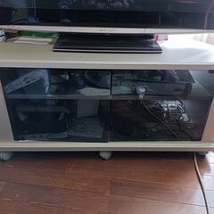 42インチテレビとテレビ台　完全無料　であげます。富谷市に受け取りに来てくれる方が優先。の画像