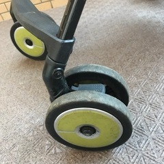 F2plus フィールドグリーン　コンビ　ベビーカーAB型の画像