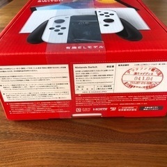新型 スイッチ Nintendo Switch（有機ELモデル） Joy-Con(L)/(R) ホワイト HEG-S-KAAAA の画像
