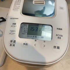 【値下げ】アイリスオーヤマIHジャー炊飯器(3合) WLRC-IK30　使用1年未満の画像
