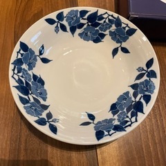 たち吉 中深皿 直径18cm 椿柄