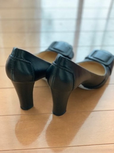COLE HAAN 黒のパンプス　美品！