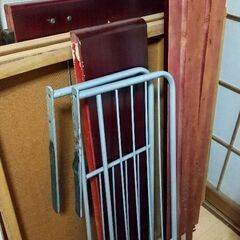 セミダブルベッド差し上げます