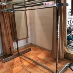 ブティック仕様のハンガーラックの画像