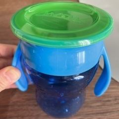WOWカップ、NUKおしゃぶりホルダー、ポケット付きシリコンマットの画像