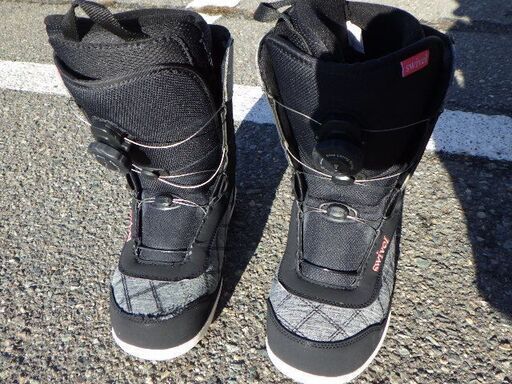 スウィベル SWIVEL SILK レディース スノーボードセット 板142cm