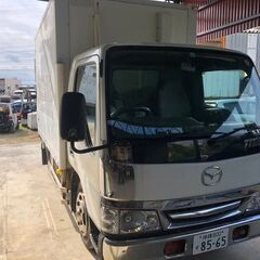 タイタン　冷凍　冷蔵車　移動販売など　2トン　箱車