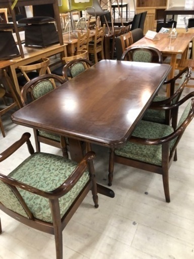 取りに来れる方限定！Ｋａｒｉｍｏｋｕのダイニングセットです！