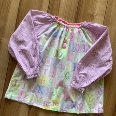 園生幼稚園　保育用品　3年間利用(お道具箱その他)、ポロシャツ、靴袋　スモック2点の価格　まとめ売りの画像