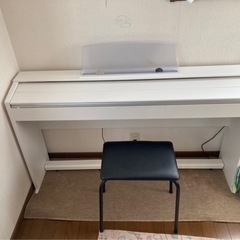 電子ピアノ　CASIO