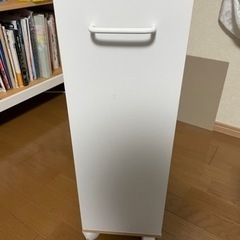 ニトリ キャスター付き本棚 1月11日までの画像