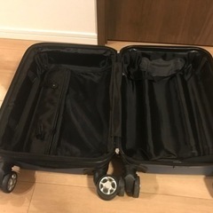 スーツケースケース（中古）の画像