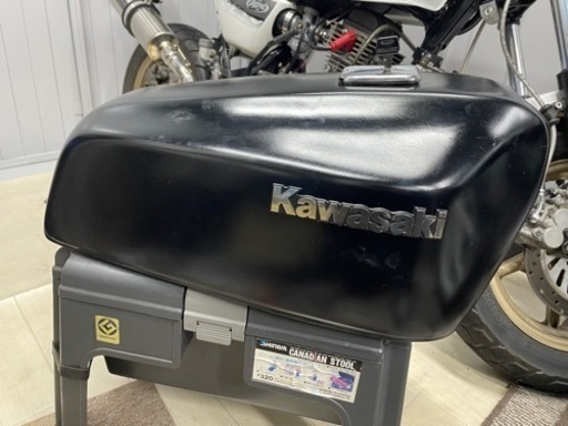 ゼファー　400 χ FXタイプ　FRP製　タンク　キャップ、鍵付き