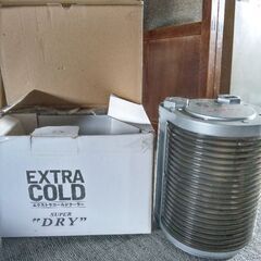 エクストラコールドクーラー　缶を冷やす