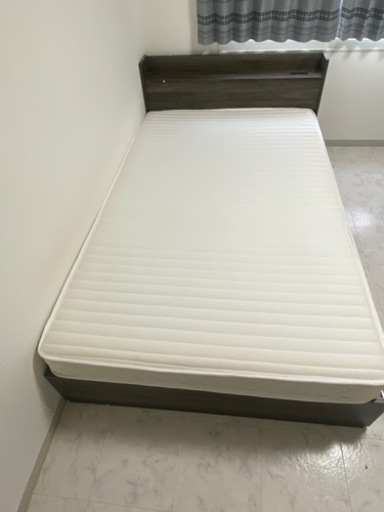<交渉中>セミダブルベット　コイルマットレス付き　収納　コンセント付き