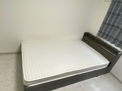 <交渉中>セミダブルベット　コイルマットレス付き　収納　コンセント付き