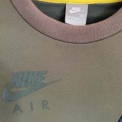 NIKE長袖トレーナー（140cm）親指穴あきの画像