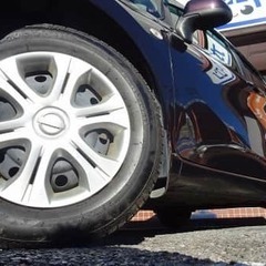 ワインレッドのお車は渋いですね～