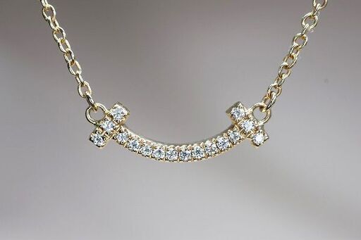 【苫小牧バナナ】質屋鑑定☆美品 TIFFANY＆CO．Tスマイル ミニ ペンダント ネックレス K18YG ダイヤ16P(0.03ct) 2.3g ティファニー 現品限り♪