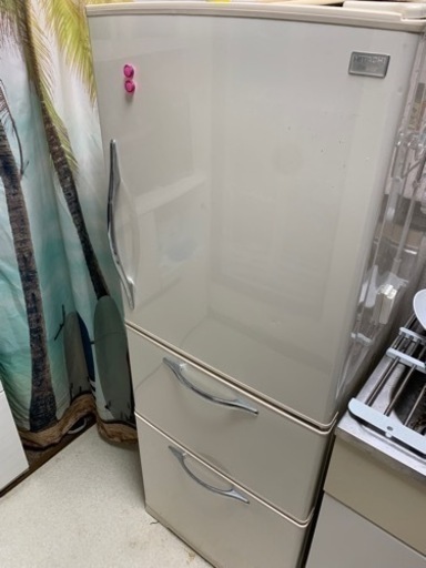 HITACHI 冷蔵庫265L　3ドア　2012年製