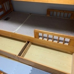 【無料】木製二段ベッド　マットレス・収納付きの画像