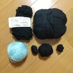 【値下げしました!！】毛糸玉、編み針セットの画像