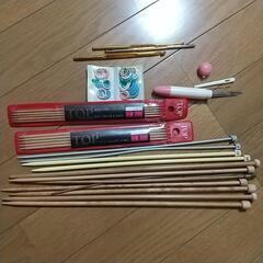 【値下げしました!！】毛糸玉、編み針セットの画像