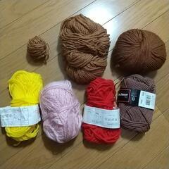 【値下げしました!！】毛糸玉、編み針セットの画像