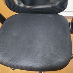[無料]オフィスチェア  黒 ヘッドレスト付き 直接お引取りいただける方のみの画像