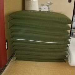 座布団　ざぶとん　無料　0円で差し上げます。