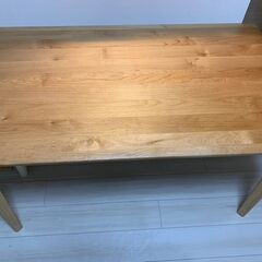 ニトリのダイニングテーブル