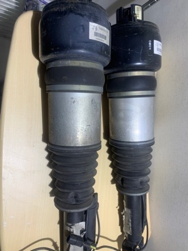 ベンツ　CLS エアサス　取り外し時正常品　管理No.4-E