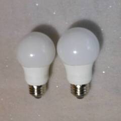 IKEA　イケア　LED  電球 5個　電球色　普通サイズ３個　Mサイズ２個の画像