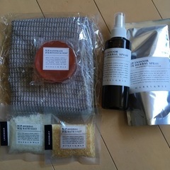 マークスアンドウェブ　セットで。