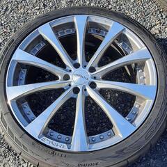 コスミックヴェネルディ マデリーナ アデーレ 245/40R20の画像